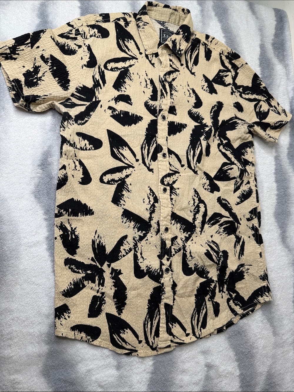 Mi Beige and Black Short Sleeve Button-Down Shirt